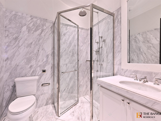 For rent 3 bedrooms condo in Pathum Wan, Bangkok