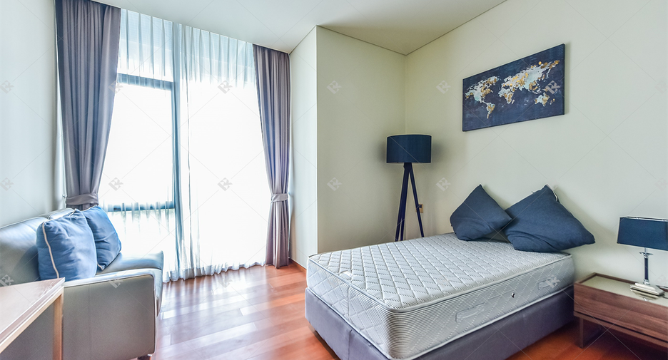 For rent 2 bedrooms condo in Sathon, Bangkok