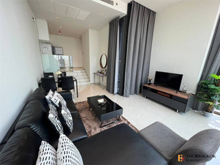 Wohnung zur Miete mit 2 Zimmer in Bang Rak, Bangkok