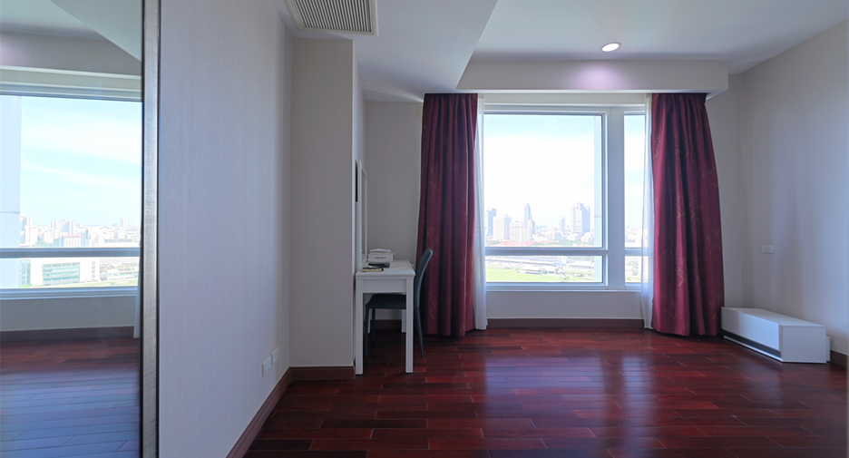 For rent 2 ベッドルーム condo in Pathum Wan, Bangkok