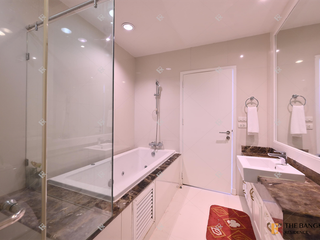 For rent 4 ベッドルーム condo in Watthana, Bangkok