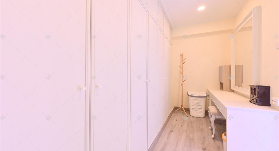 Wohnung zur Miete mit 3 Zimmer in Khlong Toei, Bangkok