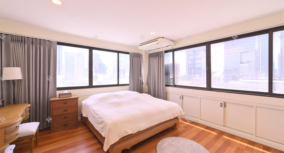 Wohnung zur Miete mit 3 Zimmer in Khlong Toei, Bangkok