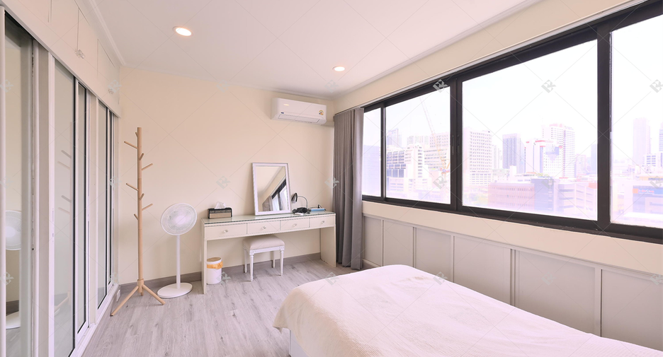 Wohnung zur Miete mit 3 Zimmer in Khlong Toei, Bangkok