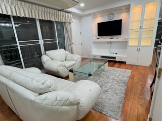 À louer 2 chambres condo à Pathum Wan, Bangkok