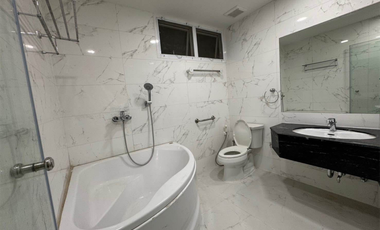 Wohnung zur Miete mit 2 Zimmer in Pathum Wan, Bangkok