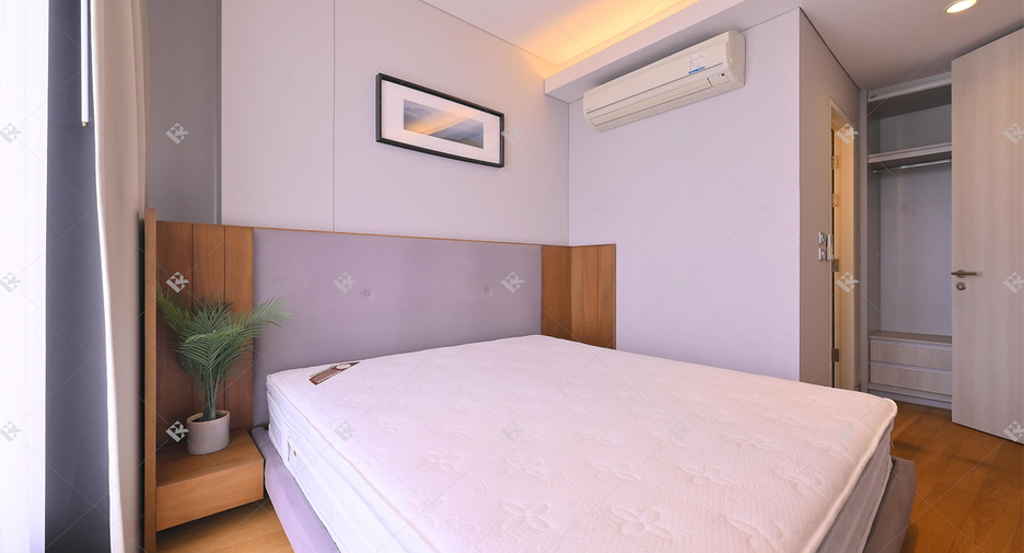For rent 2 bedrooms condo in Khlong Toei, Bangkok