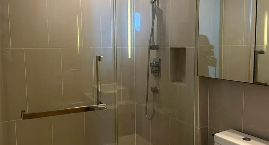 For sale 3 bedrooms condo in Khlong Toei, Bangkok