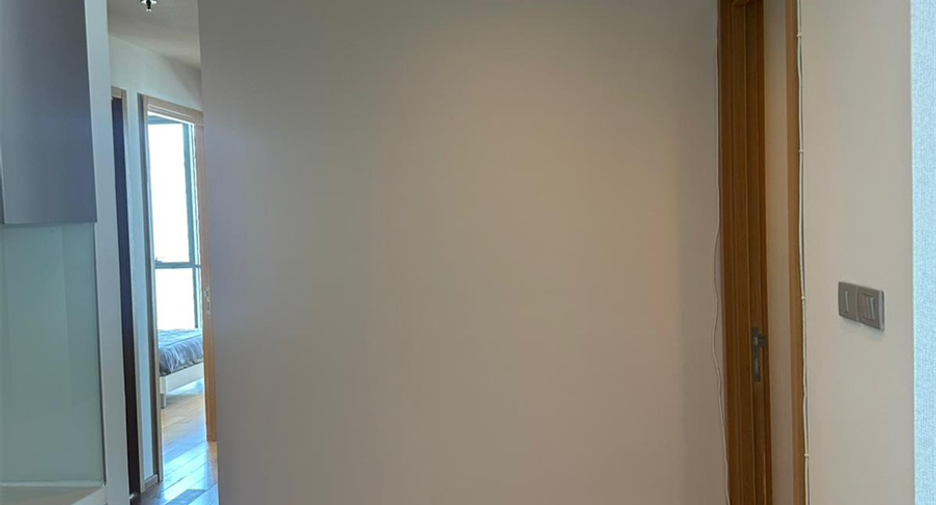 For sale 3 bedrooms condo in Khlong Toei, Bangkok