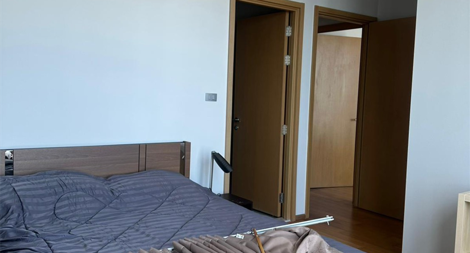For sale 3 bedrooms condo in Khlong Toei, Bangkok