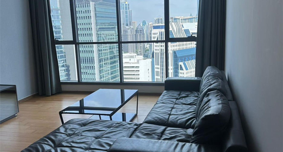 For sale 3 bedrooms condo in Khlong Toei, Bangkok