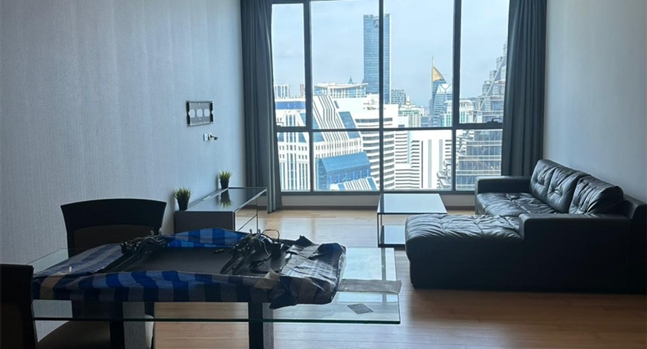 For sale 3 bedrooms condo in Khlong Toei, Bangkok