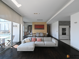 Condo en venta de 2 habitaciones en Khlong Toei, Bangkok