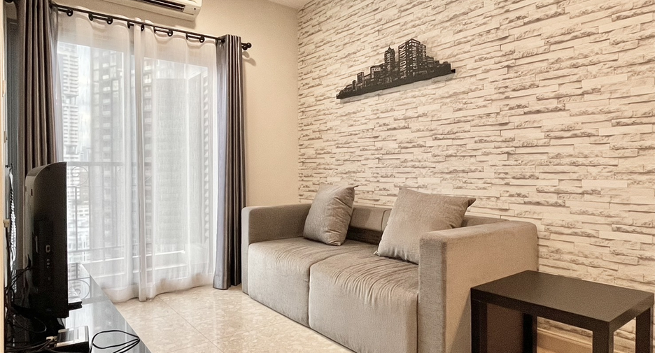 For sale 1 bed condo in Khlong Toei, Bangkok