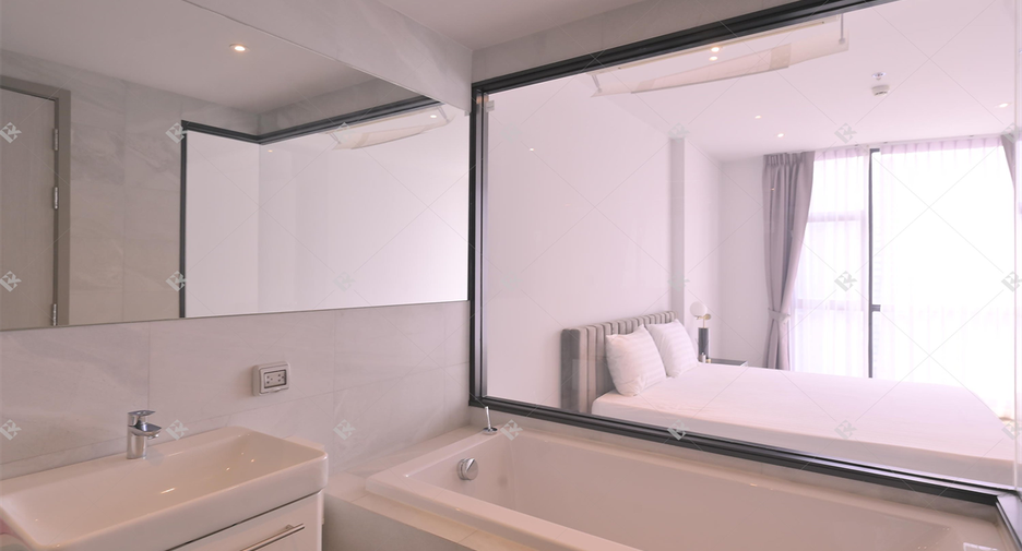 For sale 2 bedrooms condo in Watthana, Bangkok