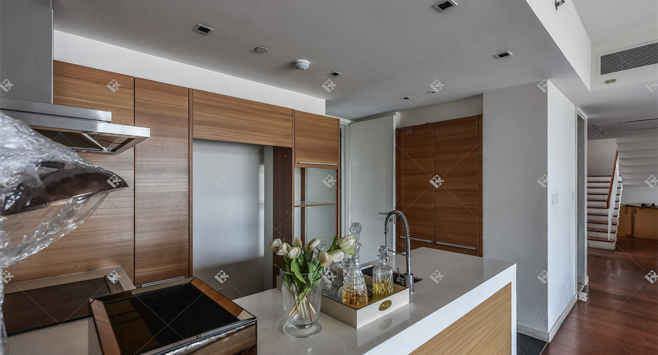 Wohnung zum Kauf mit 3 Zimmer in Yan Nawa, Bangkok