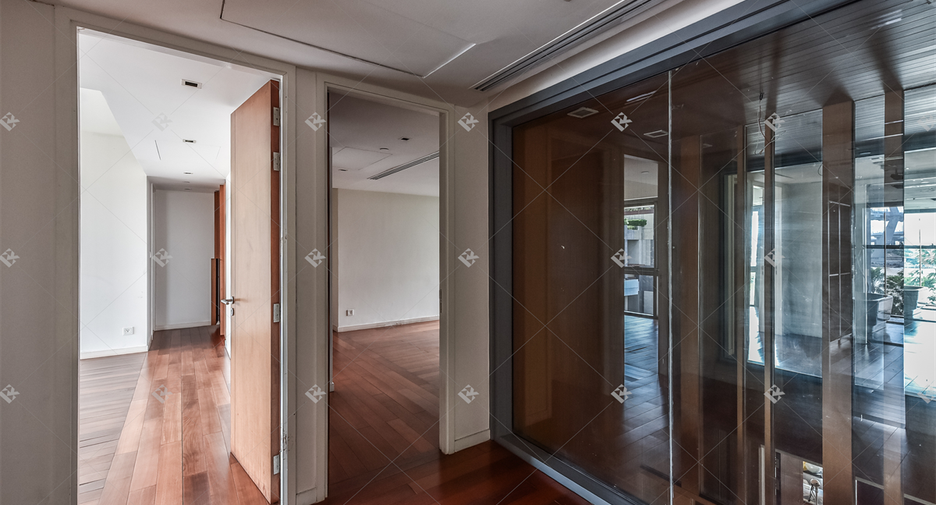 Wohnung zum Kauf mit 3 Zimmer in Yan Nawa, Bangkok