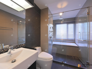 For sale 2 ベッドルーム condo in Khlong Toei, Bangkok
