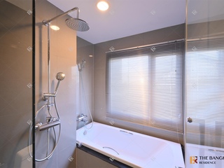 For sale 2 ベッドルーム condo in Khlong Toei, Bangkok