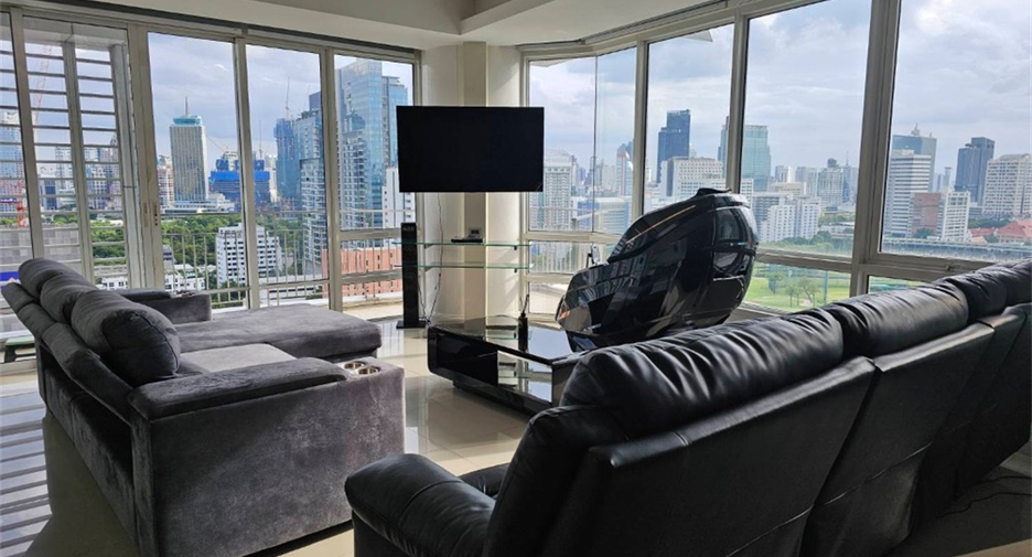 For sale 3 ベッドルーム condo in Pathum Wan, Bangkok