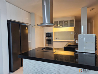 For sale 3 ベッドルーム condo in Pathum Wan, Bangkok