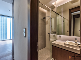For sale 3 ベッドルーム condo in Khlong Toei, Bangkok