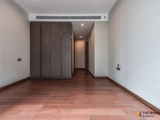 For sale 3 ベッドルーム condo in Khlong Toei, Bangkok