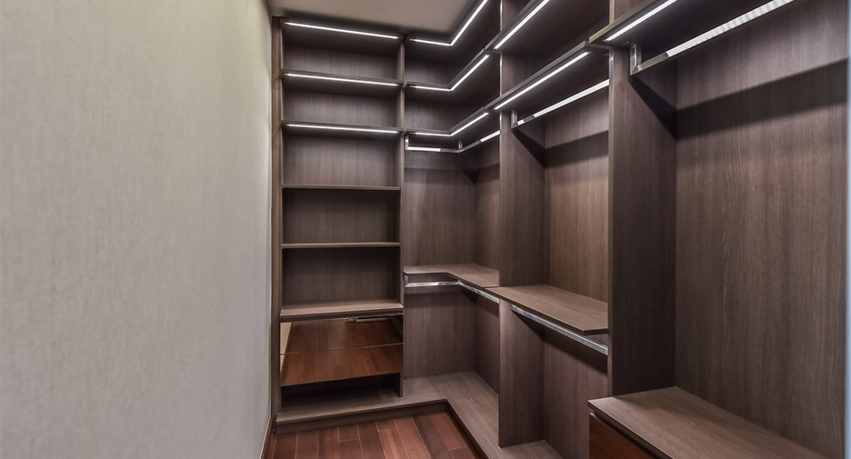 À vendre 3 chambres condo à Khlong Toei, Bangkok