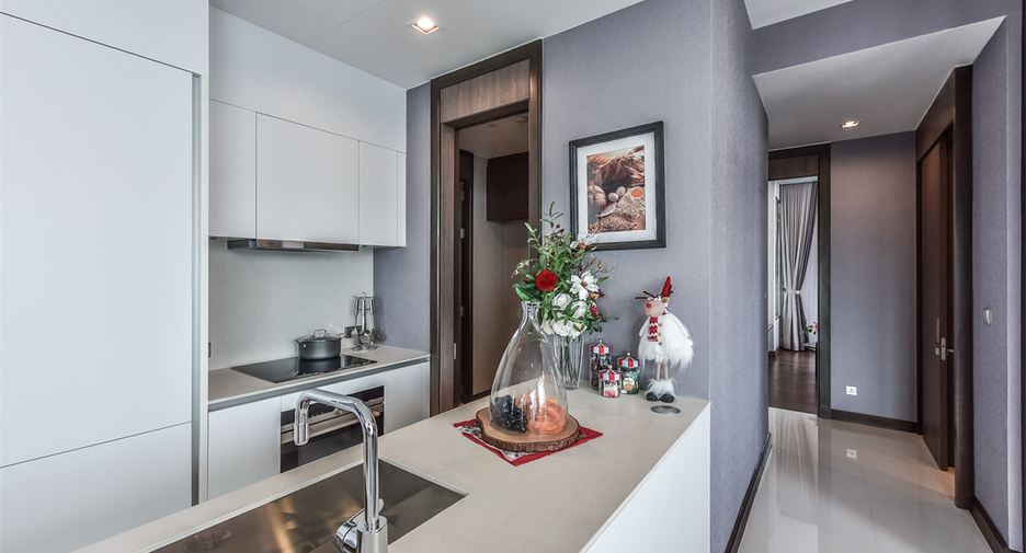 For sale 3 ベッドルーム condo in Khlong Toei, Bangkok