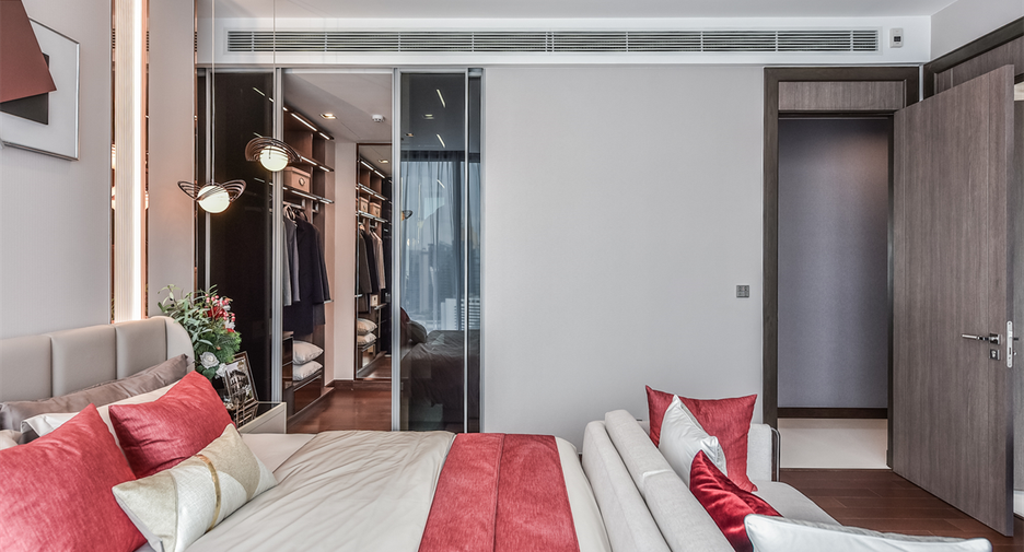 For sale 3 ベッドルーム condo in Khlong Toei, Bangkok