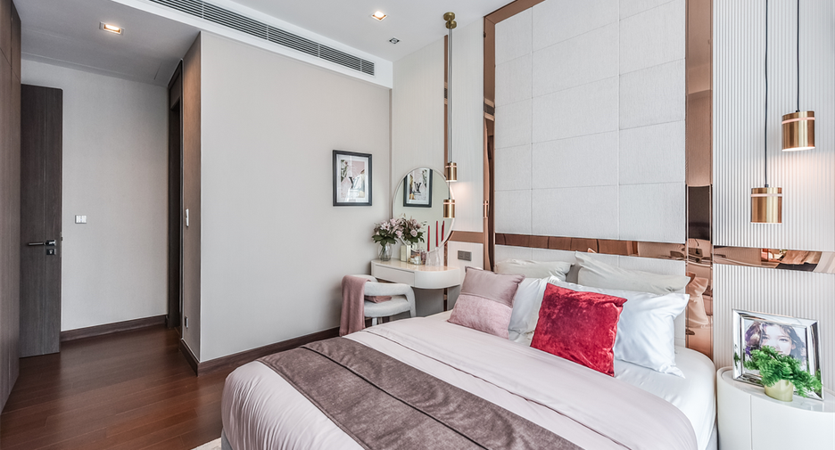 For sale 3 ベッドルーム condo in Khlong Toei, Bangkok