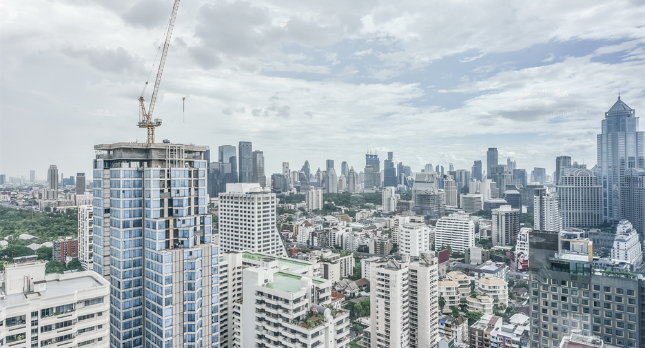 For sale 3 ベッドルーム condo in Khlong Toei, Bangkok