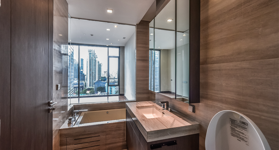 À vendre 2 chambres condo à Khlong Toei, Bangkok