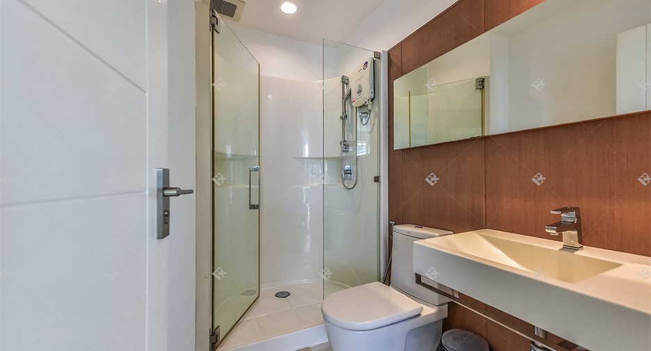 For sale 2 bedrooms condo in Khlong San, Bangkok