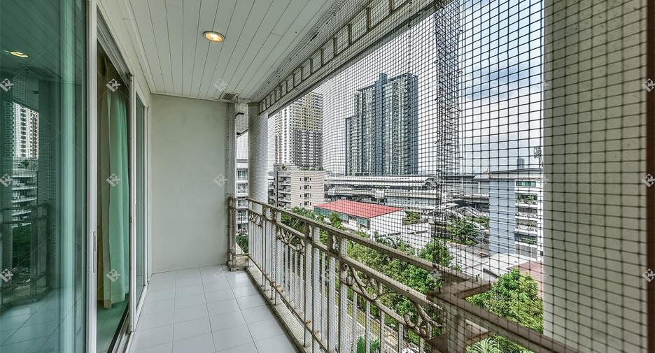 For sale 2 bedrooms condo in Khlong San, Bangkok