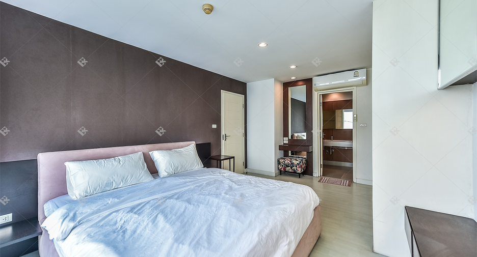 For sale 2 bedrooms condo in Khlong San, Bangkok