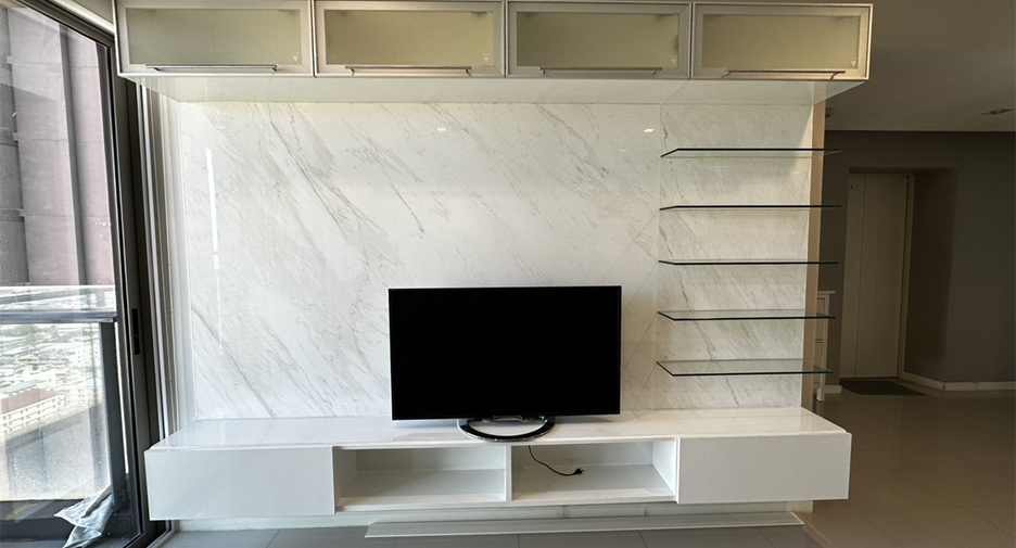 For sale 2 bedrooms condo in Yan Nawa, Bangkok