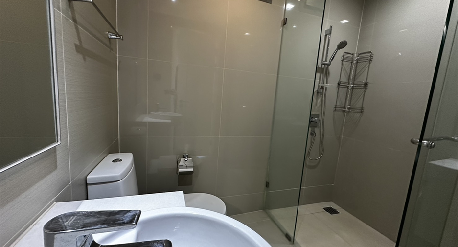 For sale 2 bedrooms condo in Yan Nawa, Bangkok