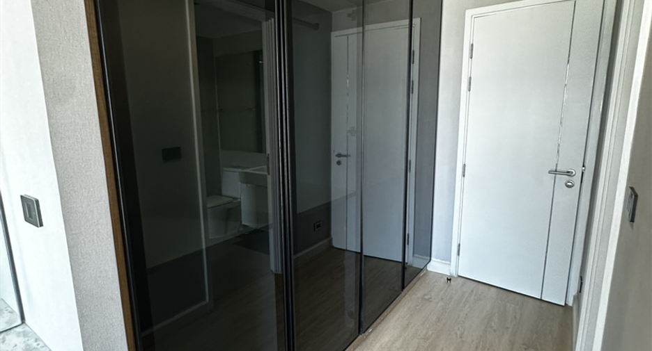 For sale 2 bedrooms condo in Yan Nawa, Bangkok
