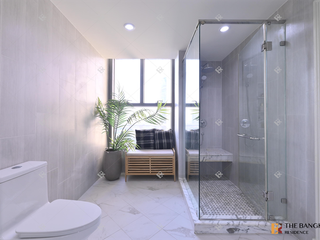 Condo en venta de 2 habitaciones en Yan Nawa, Bangkok