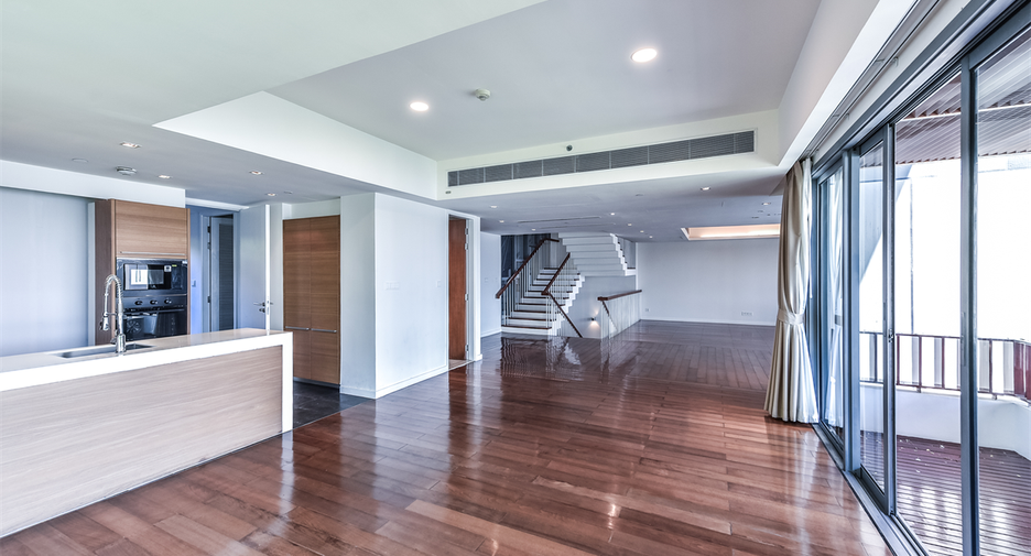 À vendre 4 chambres condo à Si Racha, Chonburi