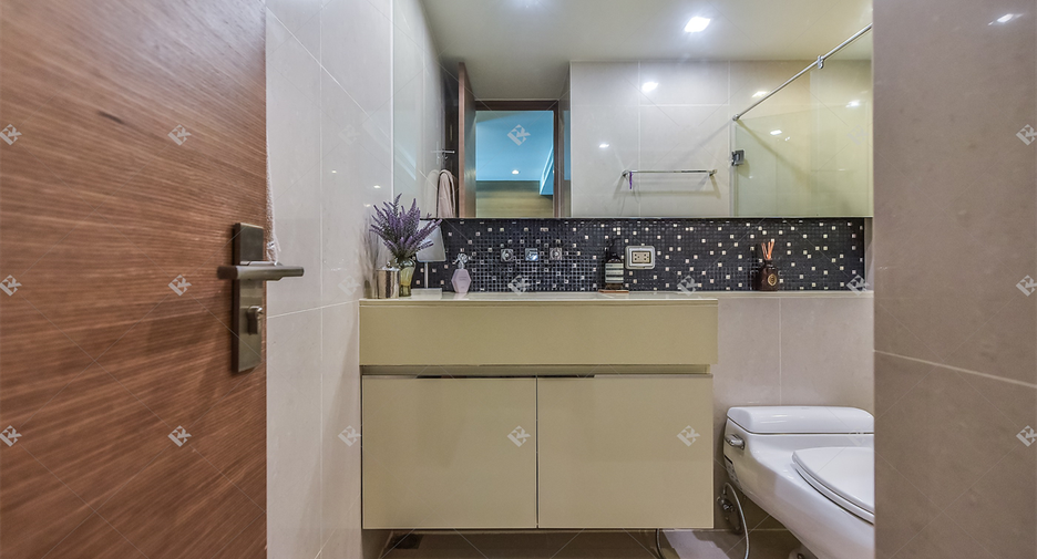 For sale 2 bedrooms condo in Sathon, Bangkok