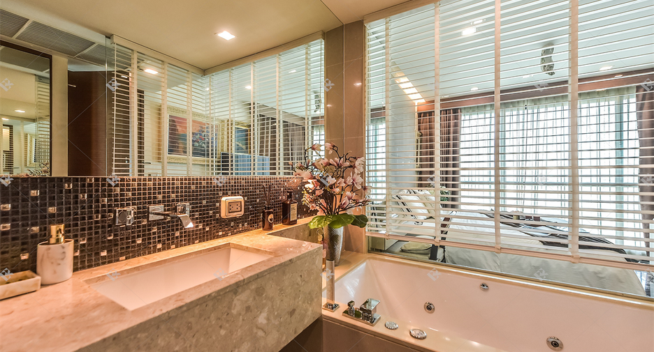 For sale 2 bedrooms condo in Sathon, Bangkok