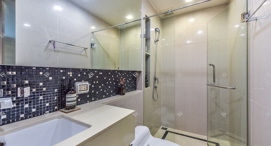 For sale 2 bedrooms condo in Sathon, Bangkok
