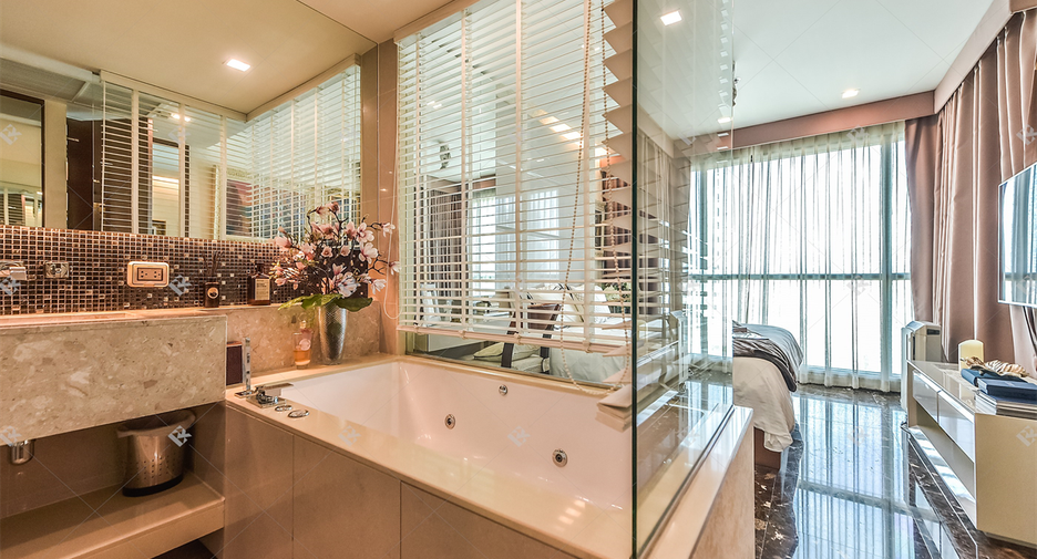 For sale 2 bedrooms condo in Sathon, Bangkok