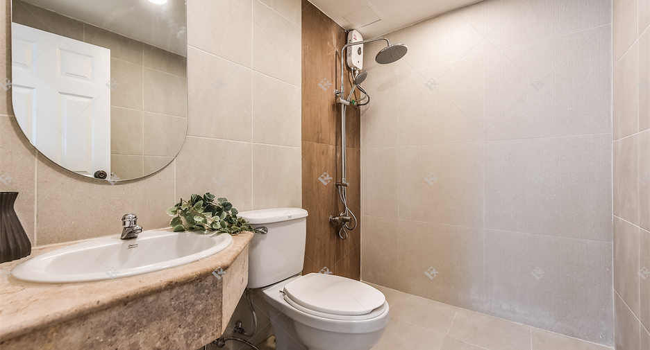 Condo en venta de 2 habitaciones en Yan Nawa, Bangkok