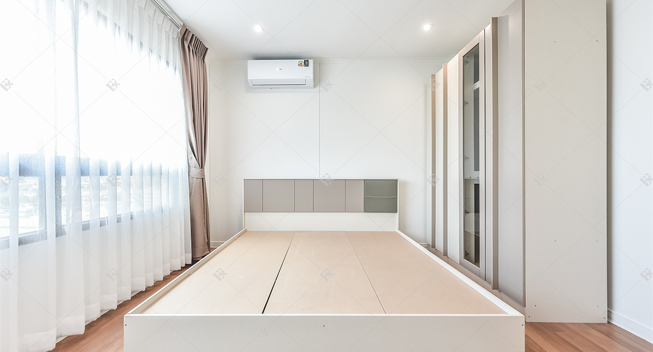 Condo en venta de 2 habitaciones en Yan Nawa, Bangkok