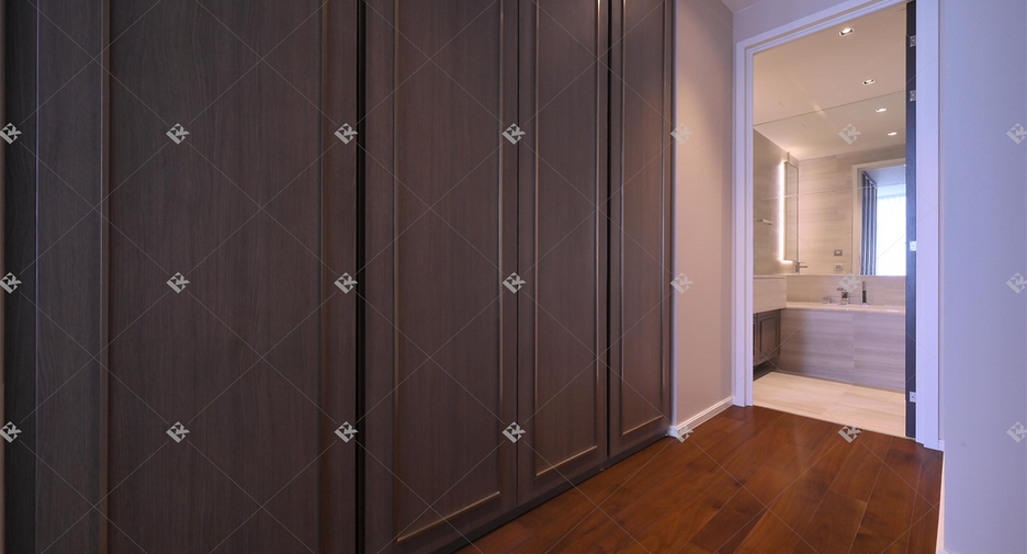 For sale 2 bedrooms condo in Khlong Toei, Bangkok