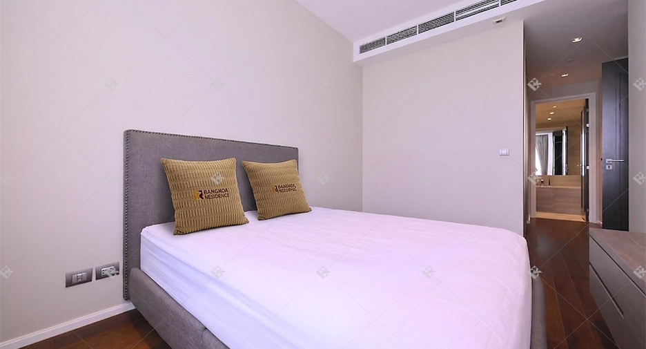 For sale 2 bedrooms condo in Khlong Toei, Bangkok
