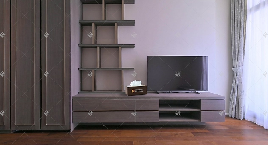 For sale 2 bedrooms condo in Khlong Toei, Bangkok